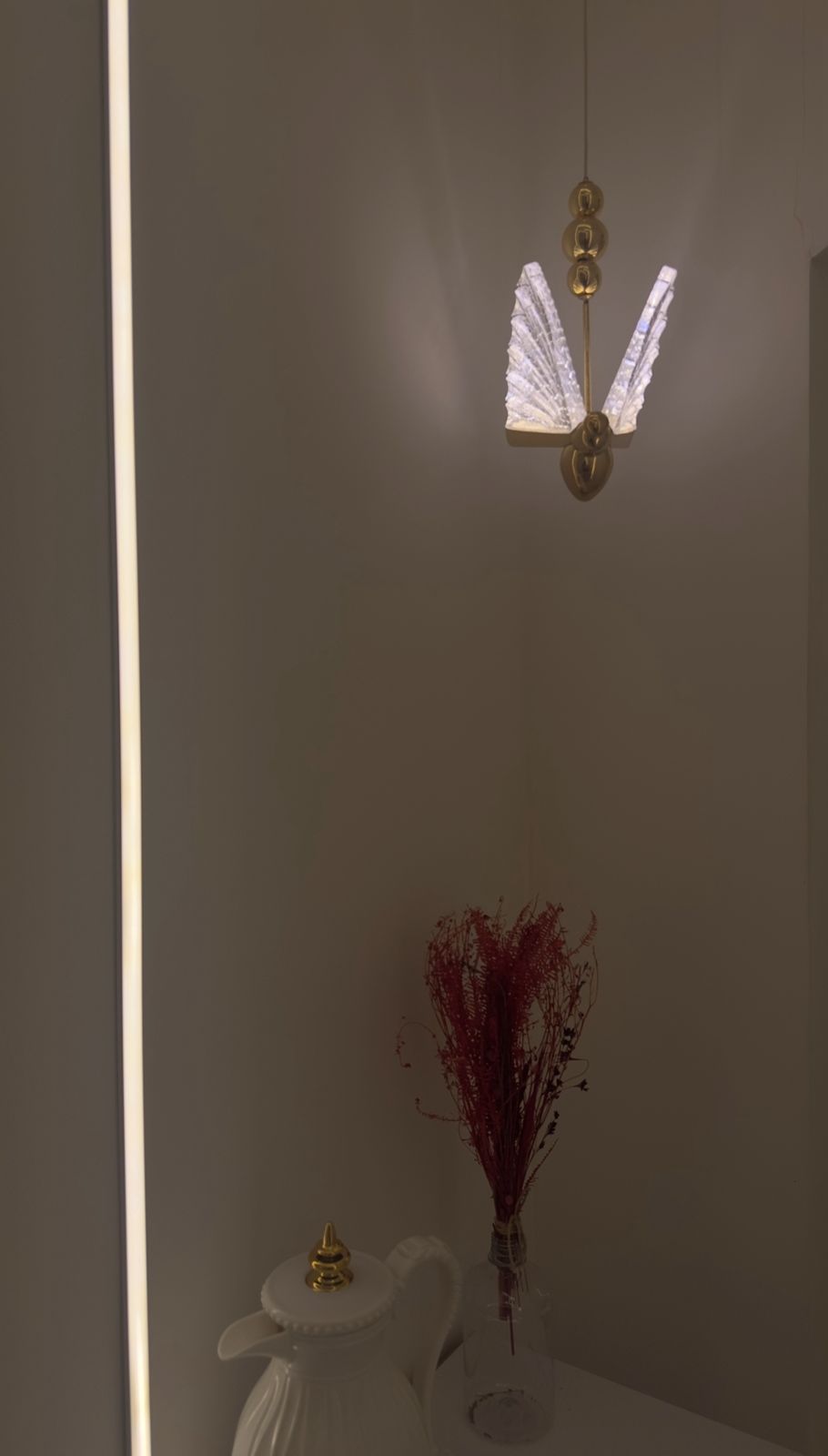 Área de recepção com frutas frescas e ambiente sofisticado